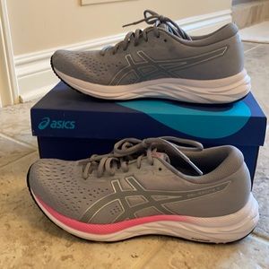 ASICS gel grey sneakers, like new! Size 10 womens